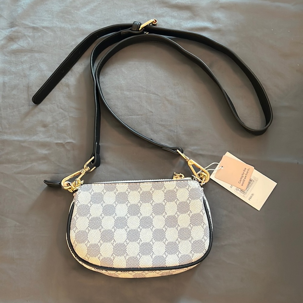 Unbranded cross body 2fer- see sizes for bag : interchangeable